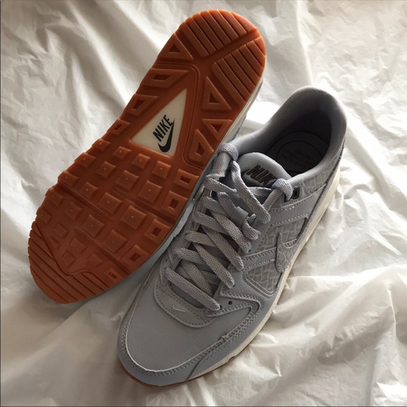 NWT Nike Air Max Command Premium - Picture 7 of 8